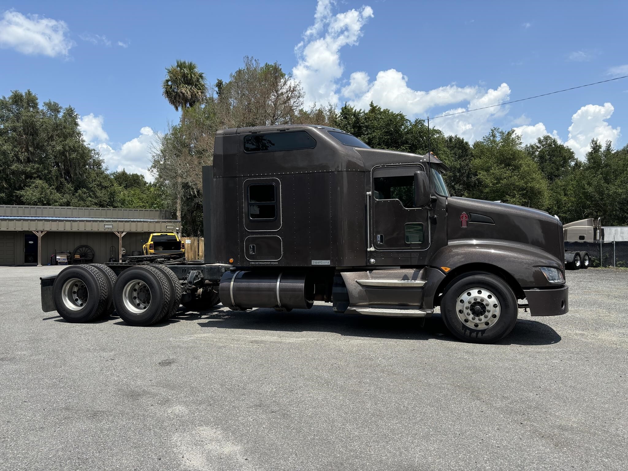 2015 KENWORTH T660 in Citra, FL