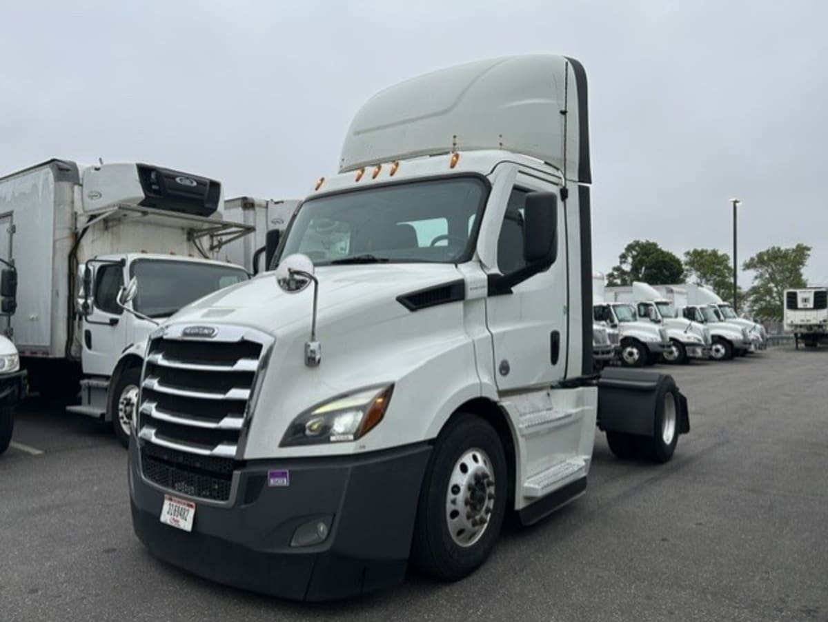 2022 FREIGHTLINER CASCADIA 116 in Farmingdale, NY