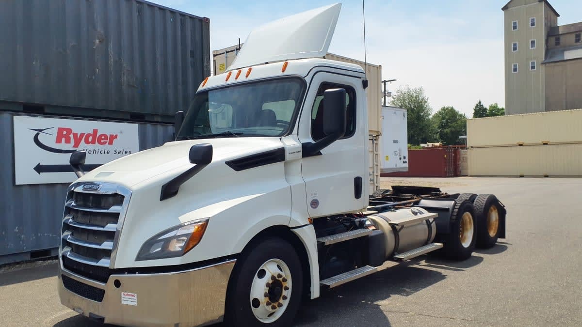 2020 FREIGHTLINER CASCADIA 126 in Springfield, MA