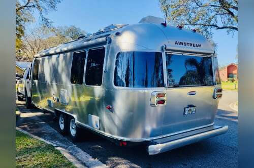 2009 Airstream INTERNATIONAL OCEAN BREEZE 27FB in neptune beach FL