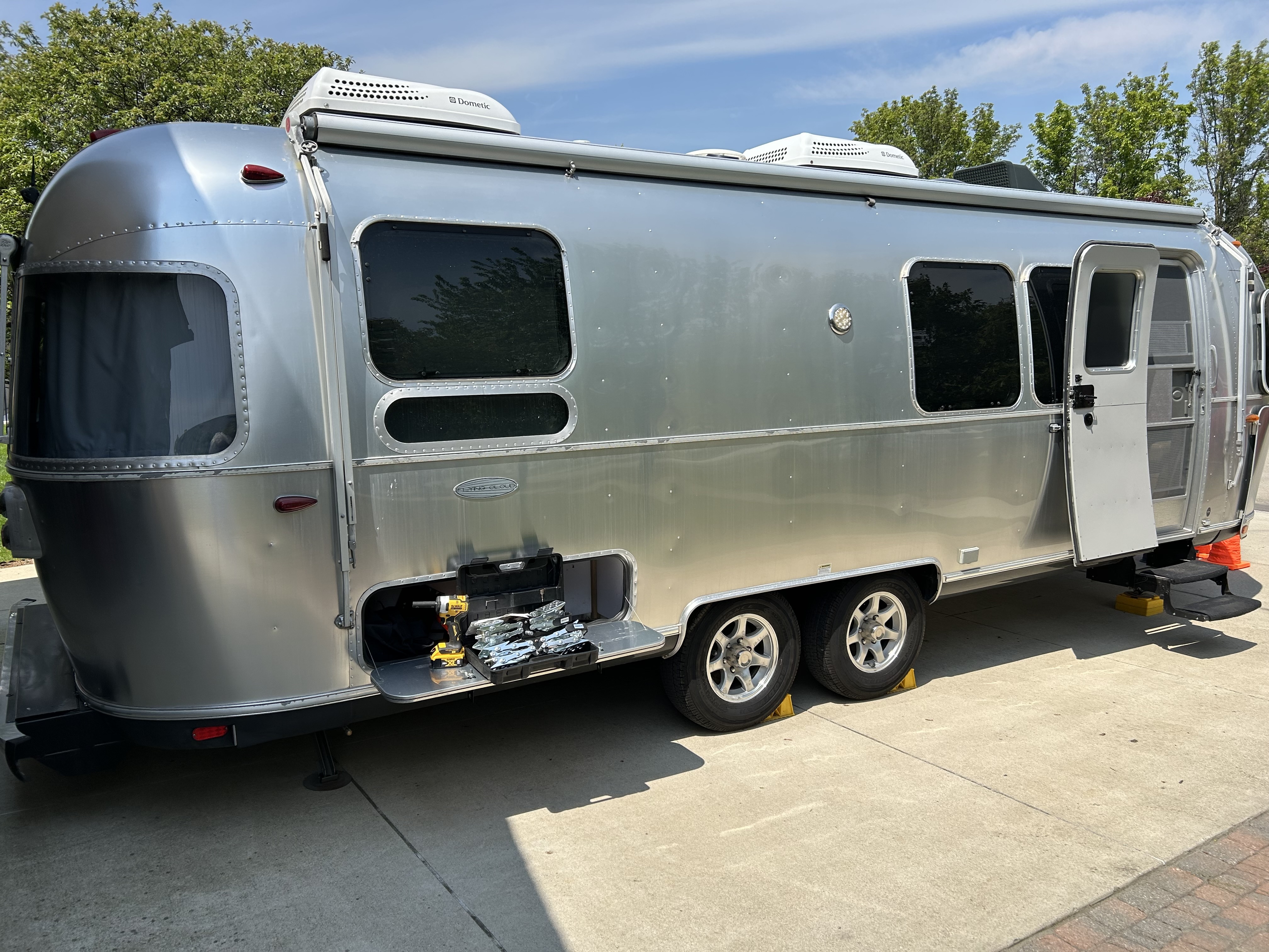 2016 Airstream FLYING CLOUD 28RB TWIN in macomb MI