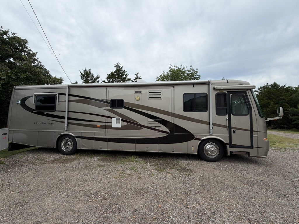 2004 Newmar KOUNTRY STAR 3907KSDP in cookson OK