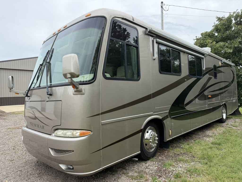 2004 Newmar KOUNTRY STAR 3907KSDP RV