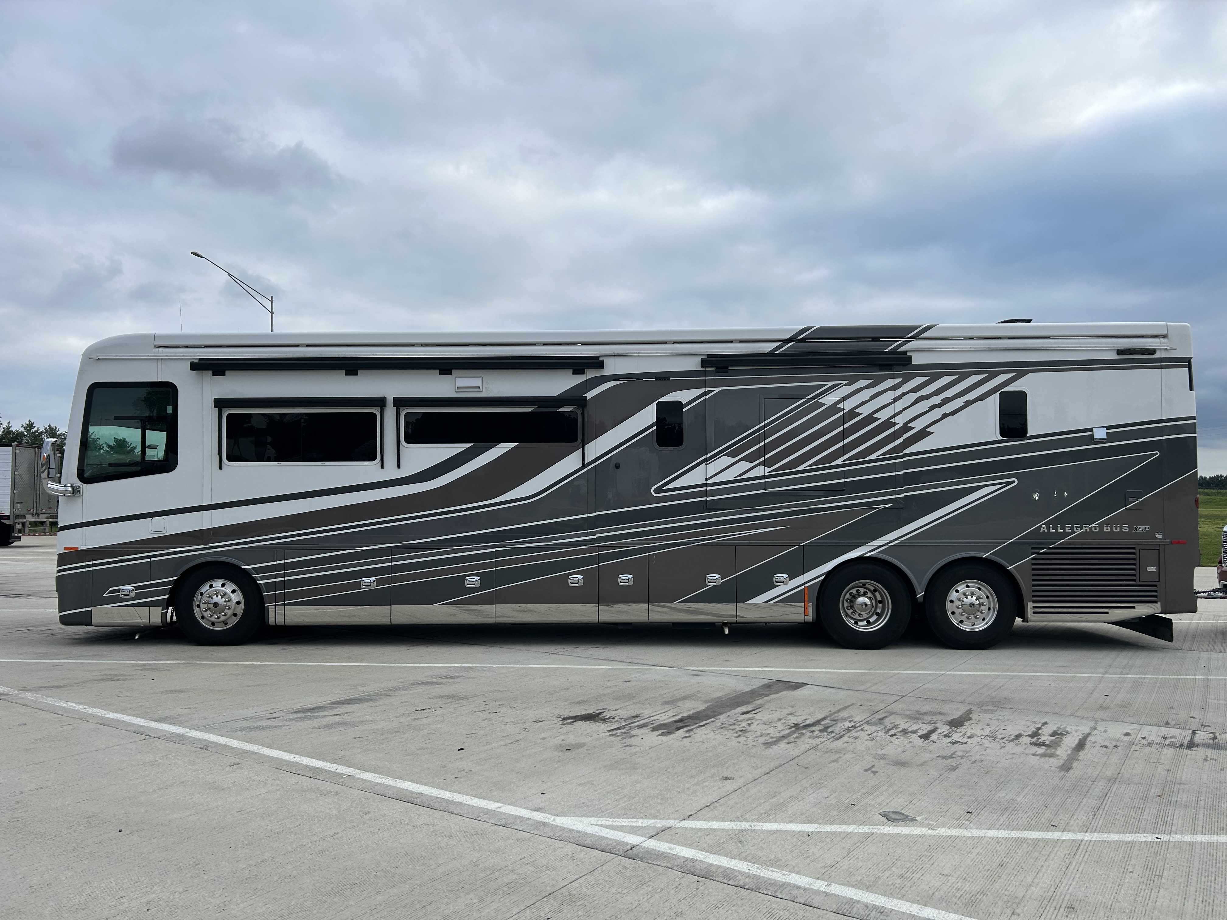 2023 Tiffin Motorhomes ALLEGRO BUS 45 OPP RV