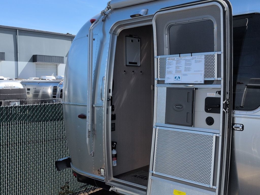 2018 Airstream International Serenity 23FB in clackamas OR