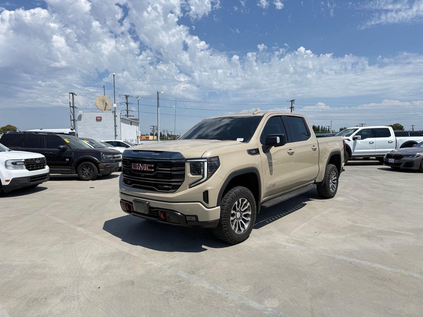 2023 GMC SIERRA in Long Beach, CA