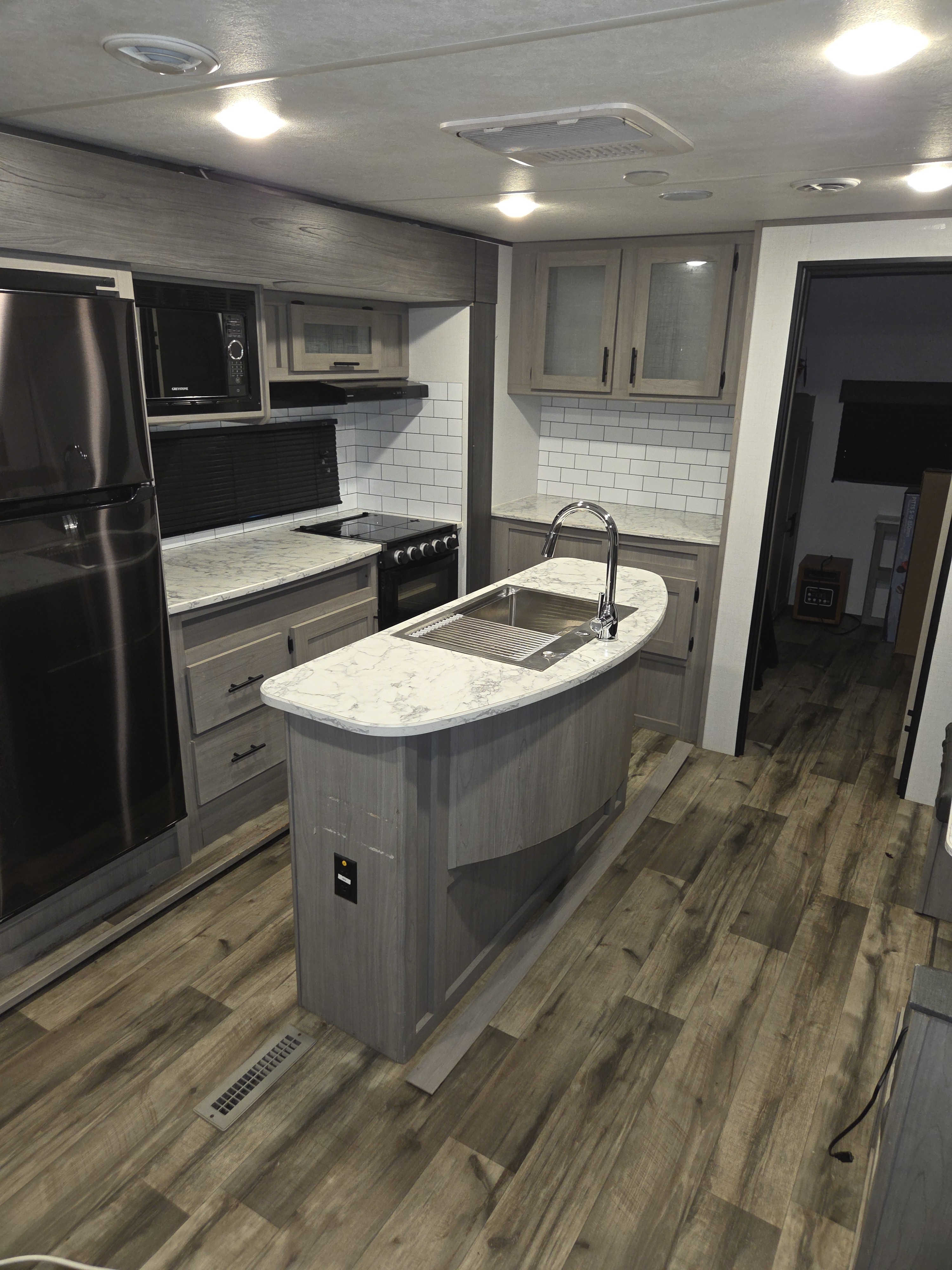 2024 Coleman LANTERN 337BH RV