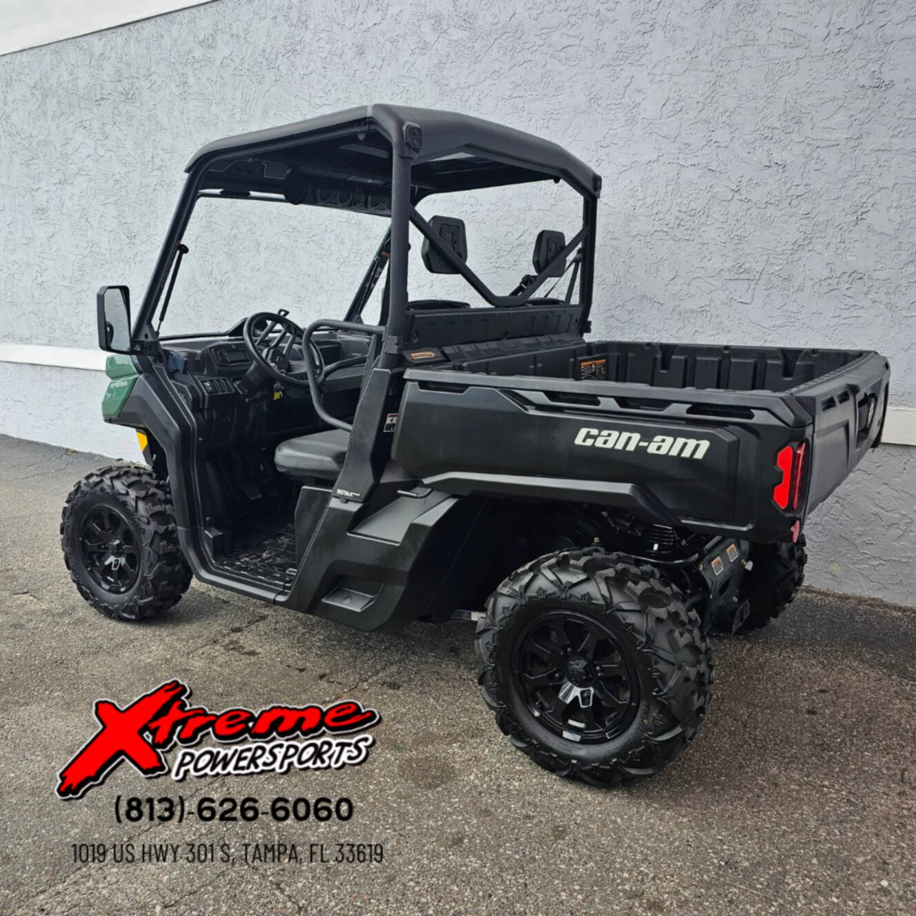 A photo of this 2025 Can-Am Defender DPS HD7