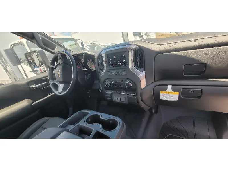2025 CHEVROLET SILVERADO