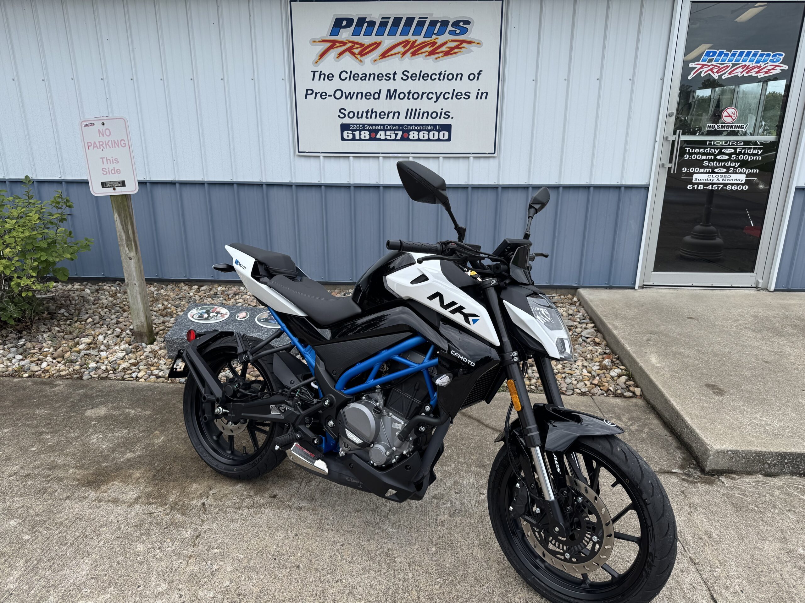 2025 CFMOTO 300 NK NK in Carbondale, IL