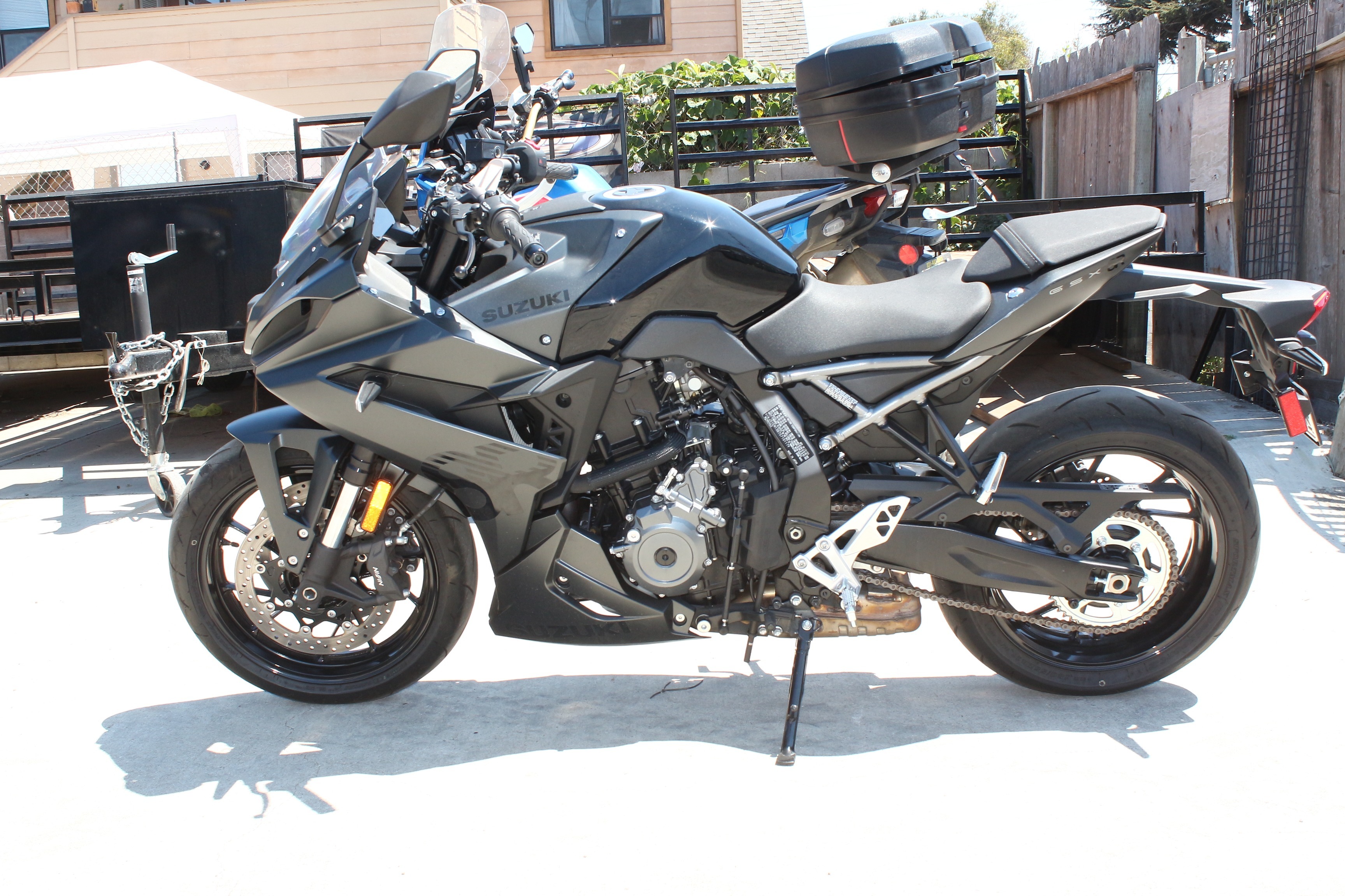 2025 Suzuki GSX-8R 8R in Salinas, CA