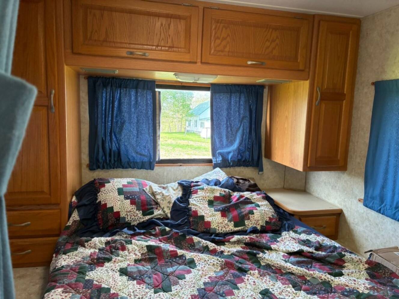 A photo of this 2006 Four Winds Majestic 28A