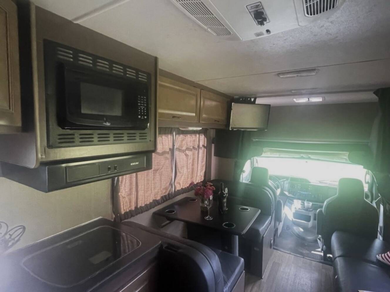 A photo of this 2019 Thor Motor Coach Majestic 28A