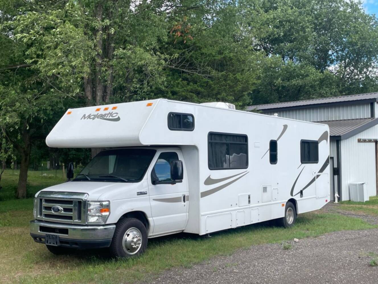A photo of this 2019 Thor Motor Coach Majestic 28A