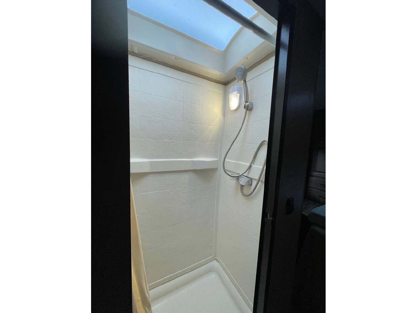 A photo of this 2019 Thor Motor Coach Majestic 28A