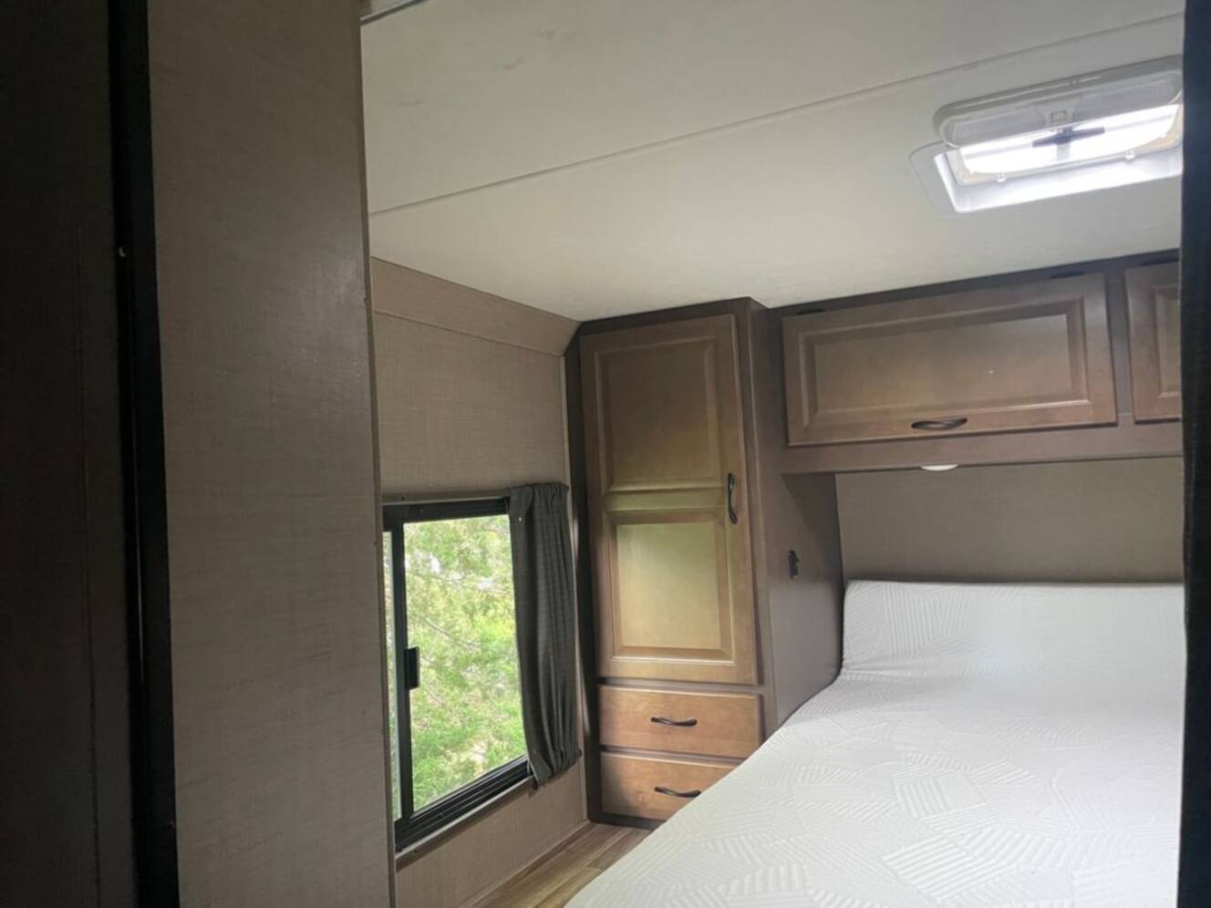 A photo of this 2019 Thor Motor Coach Majestic 28A