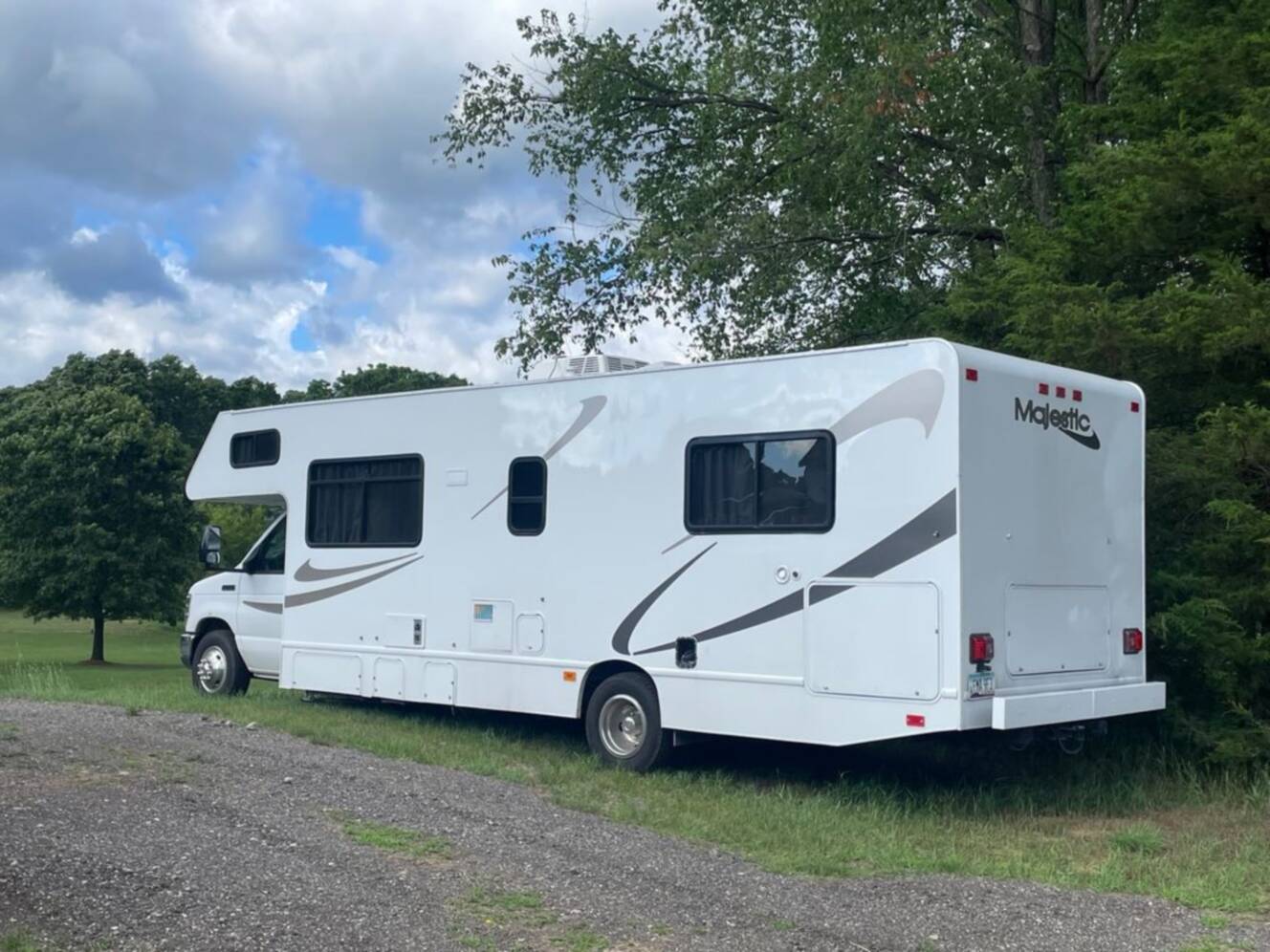 A photo of this 2019 Thor Motor Coach Majestic 28A
