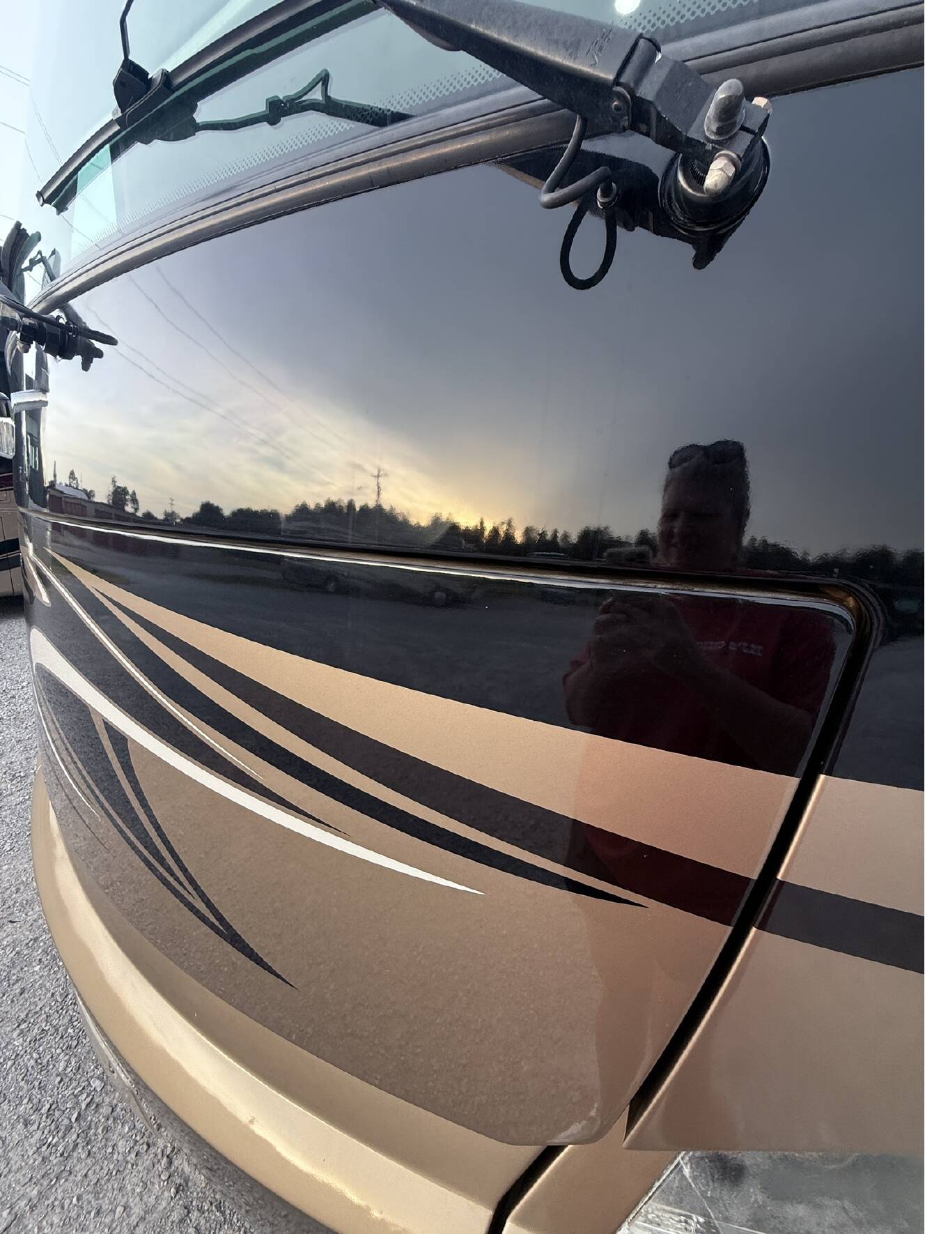 A photo of this 2013 Tiffin Motorhomes PHAETON 40 QBH