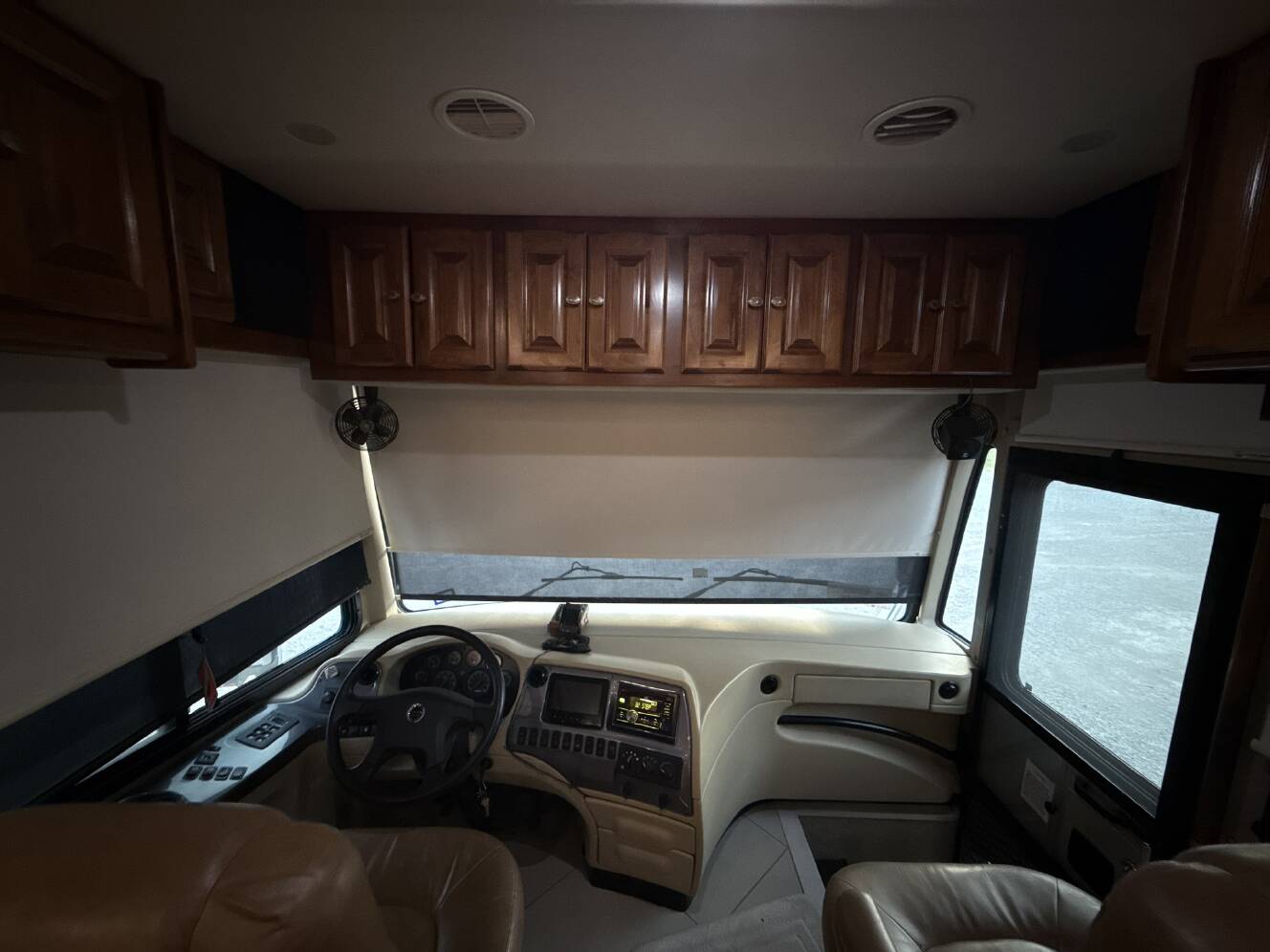 A photo of this 2013 Tiffin Motorhomes PHAETON 40 QBH