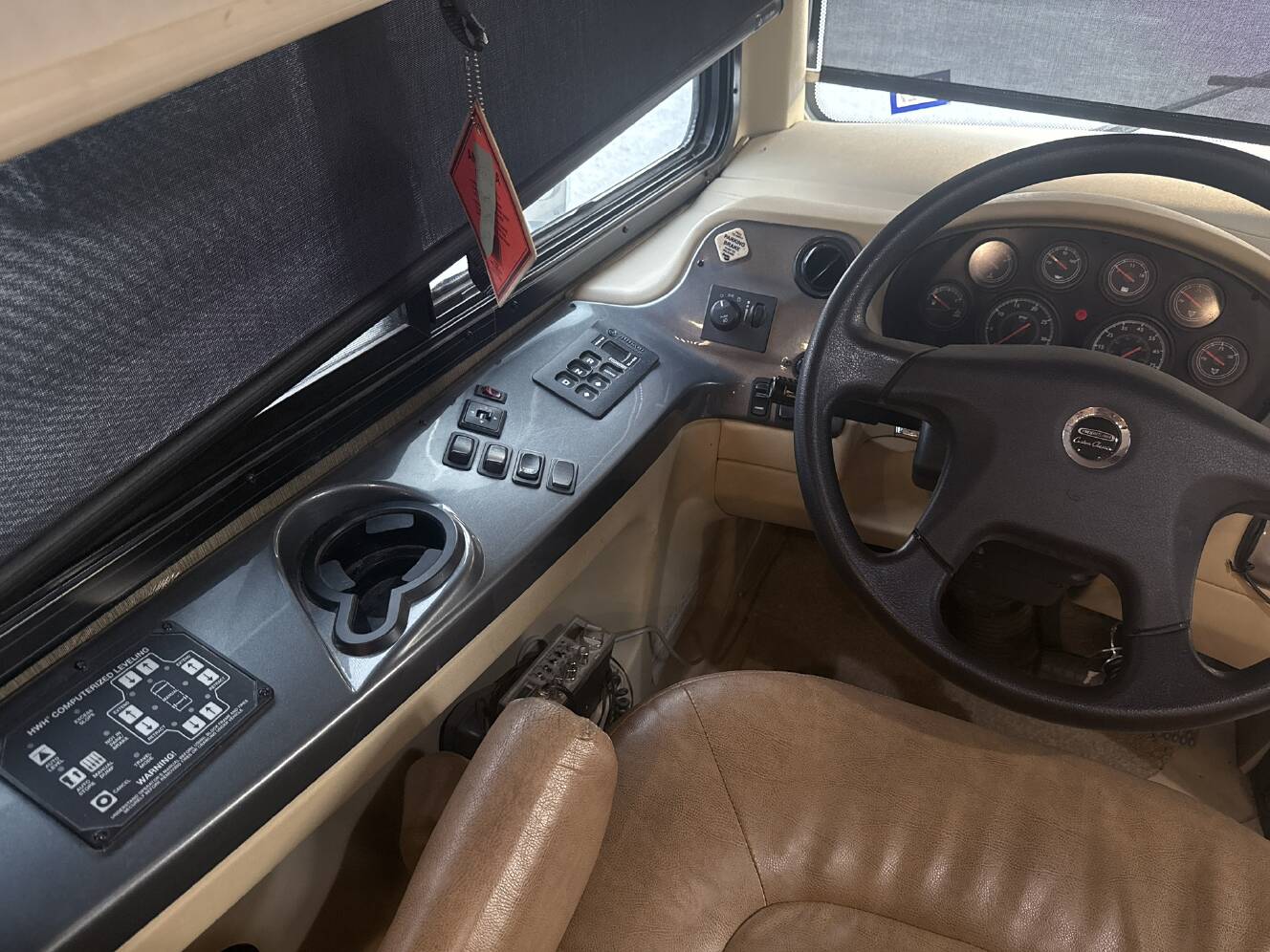 A photo of this 2013 Tiffin Motorhomes PHAETON 40 QBH