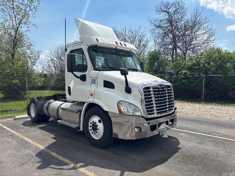 2020 FREIGHTLINER CASCADIA 113 in Middlefield, OH