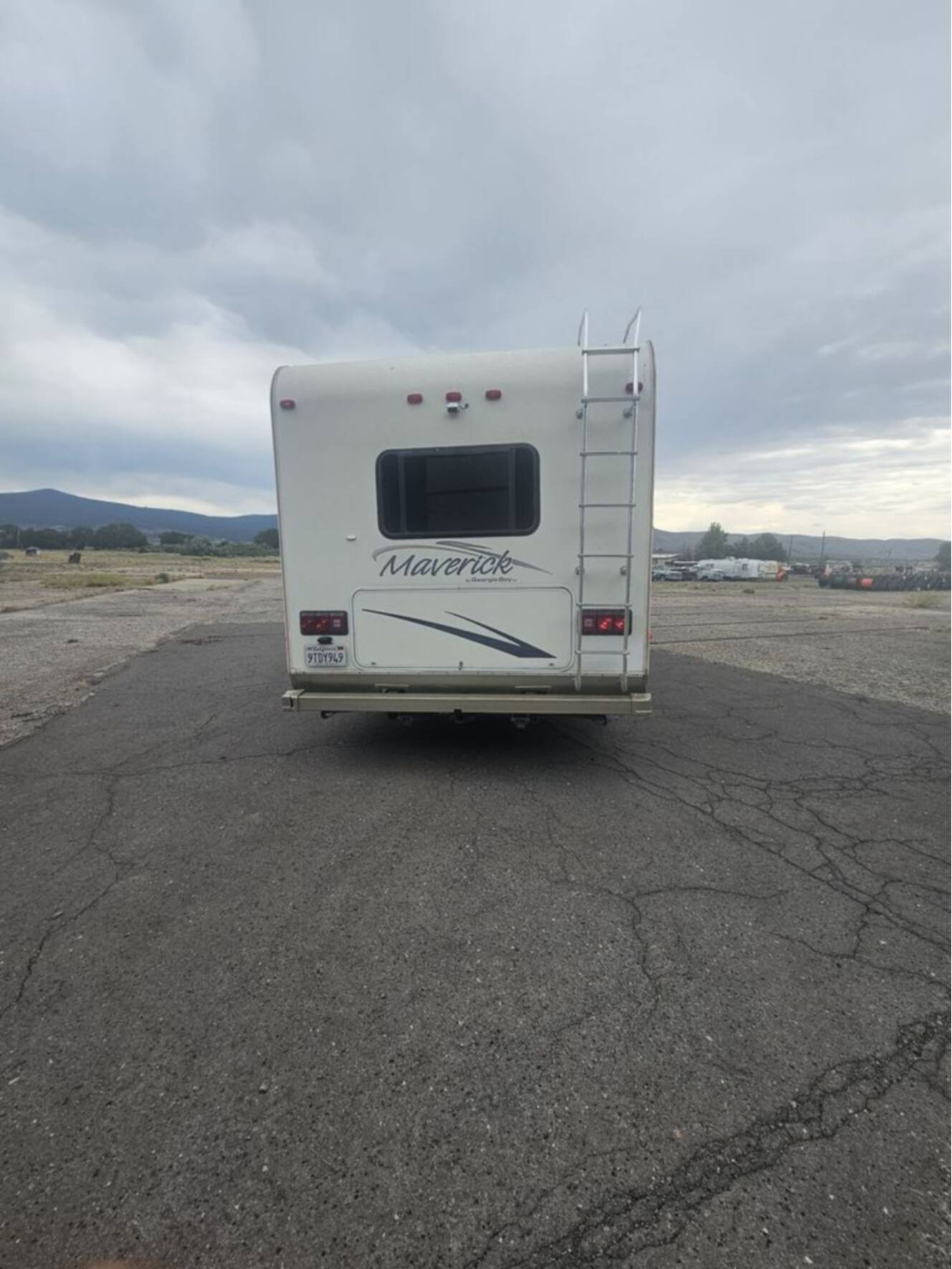 A photo of this 2006 Georgie Boy Maverick 310