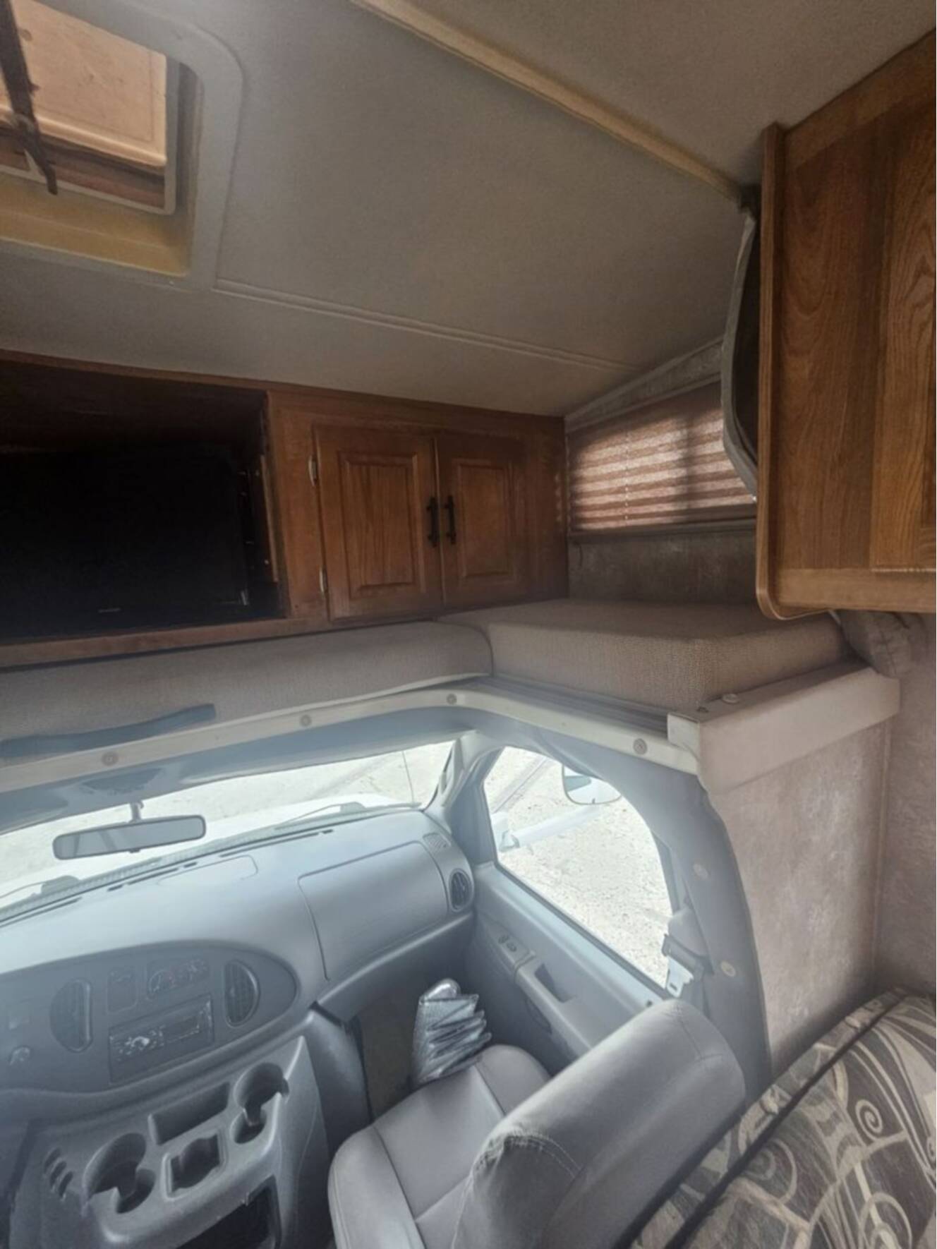 A photo of this 2006 Georgie Boy Maverick 310