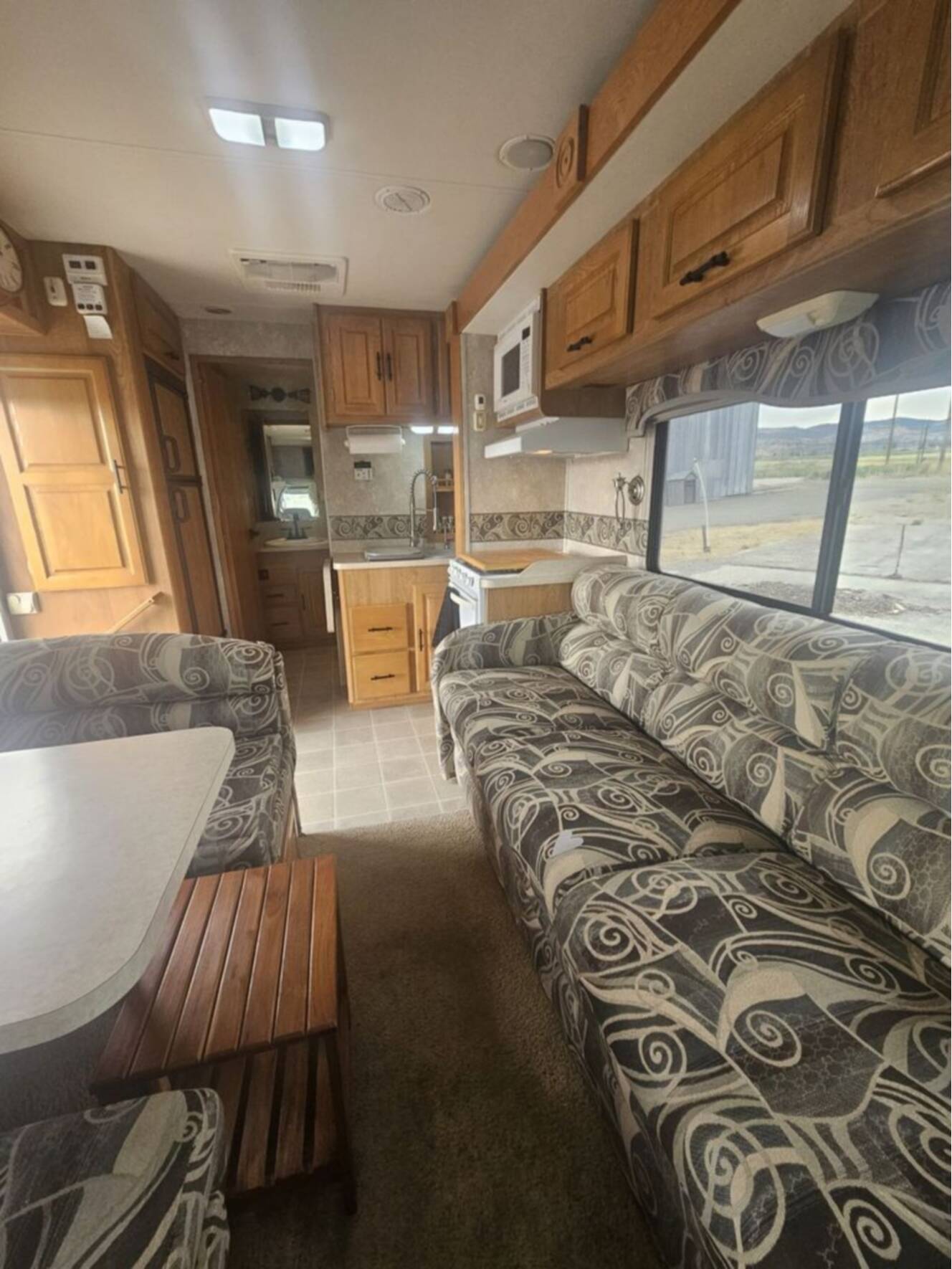 A photo of this 2006 Georgie Boy Maverick 310