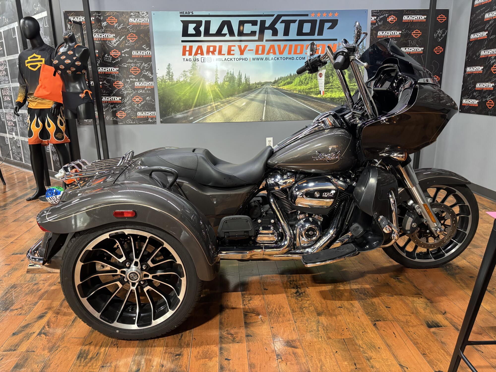 2023 Harley-Davidson Road Glide 3 3 in Columbia, MO