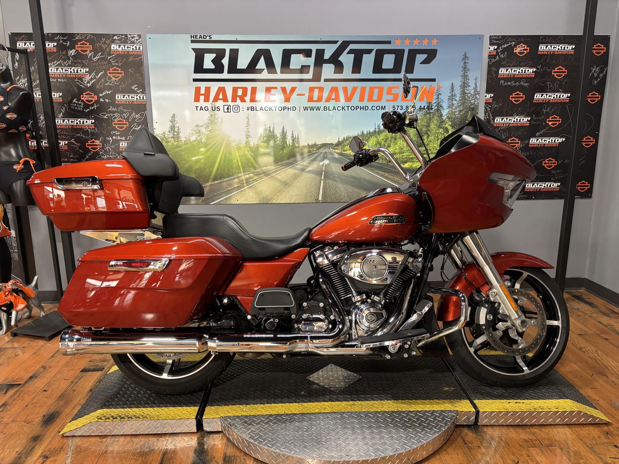 2024 Harley-Davidson Road Glide in Columbia, MO