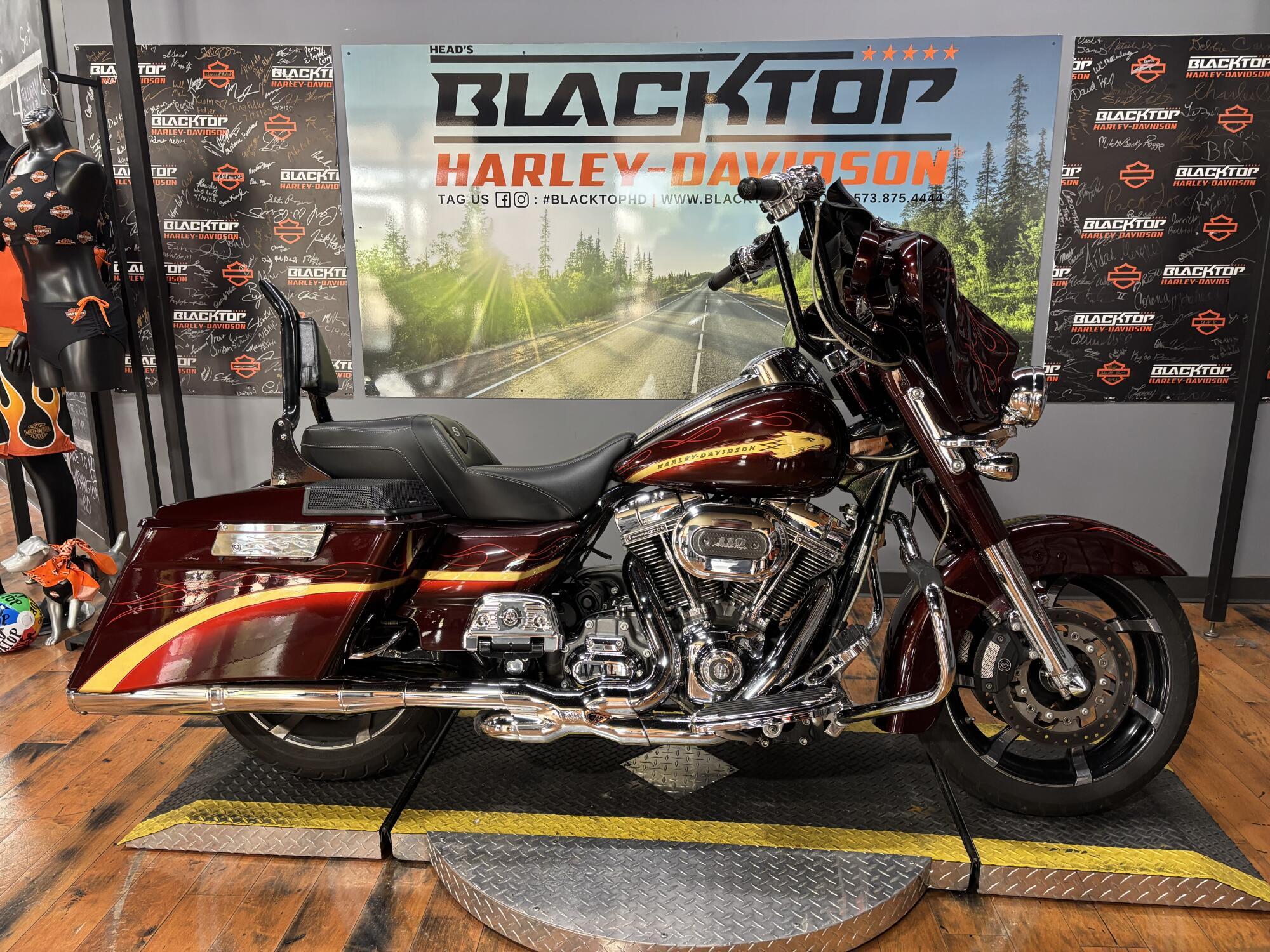 2010 Harley-Davidson CVO Street Glide CVO in Columbia, MO