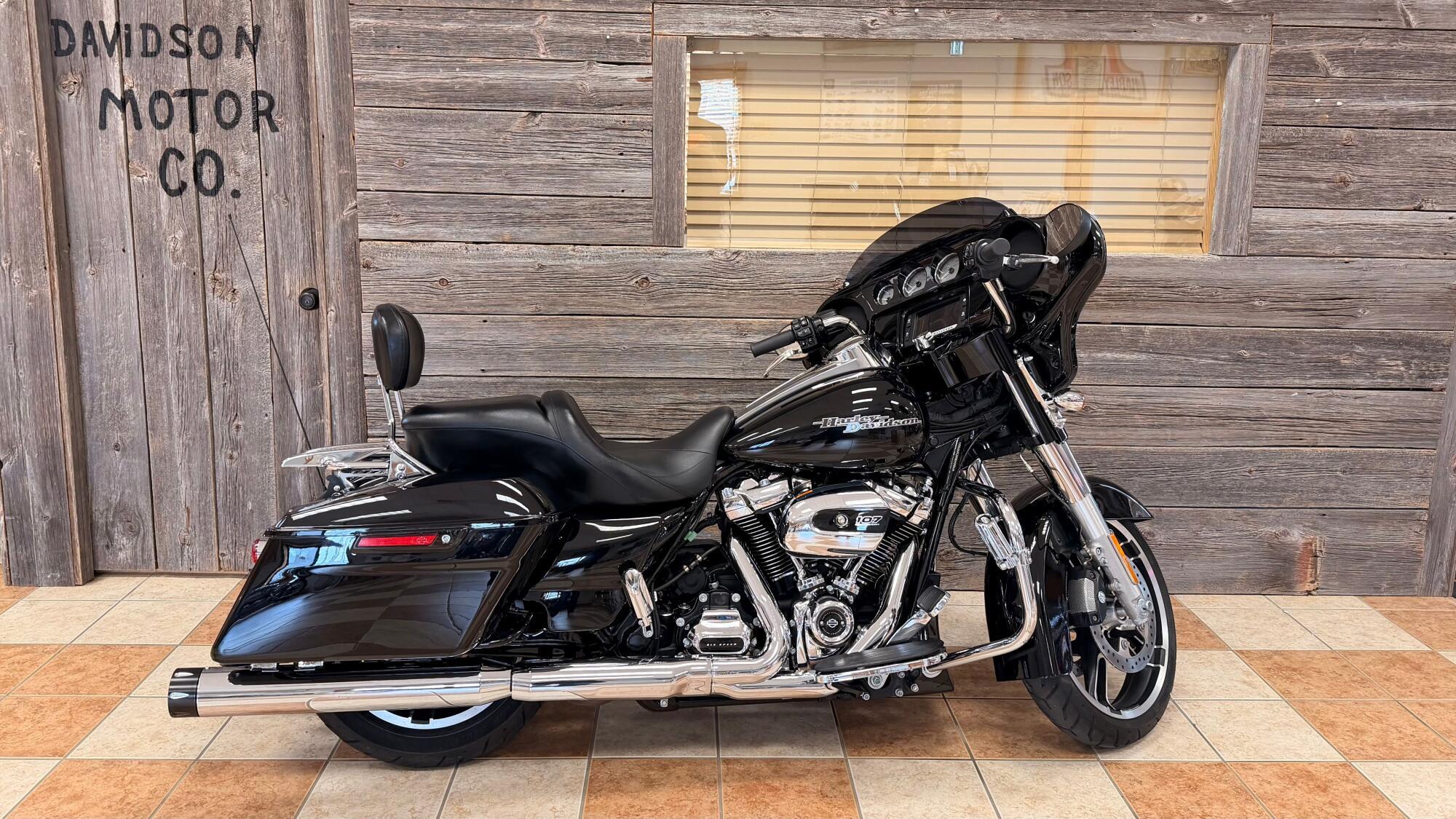 2017 Harley-Davidson Street Glide Special SPECIAL in Bonduel, WI