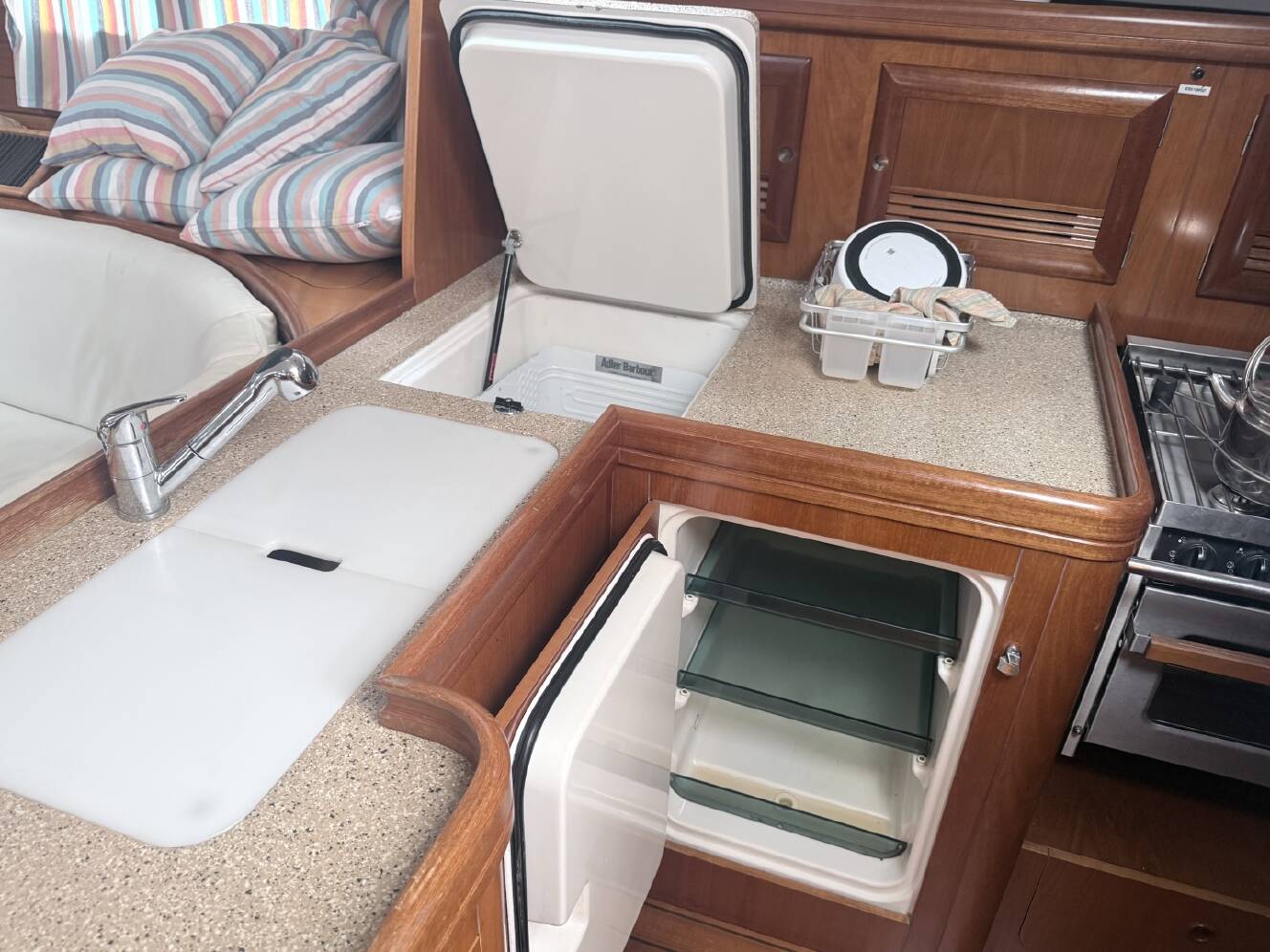 A photo of this 2002 Beneteau OCEANIS 473