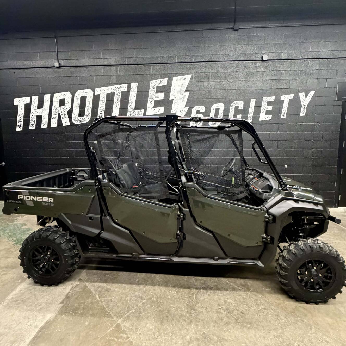 A photo of this 2025 Honda Pioneer 1000-6 DLX Crew