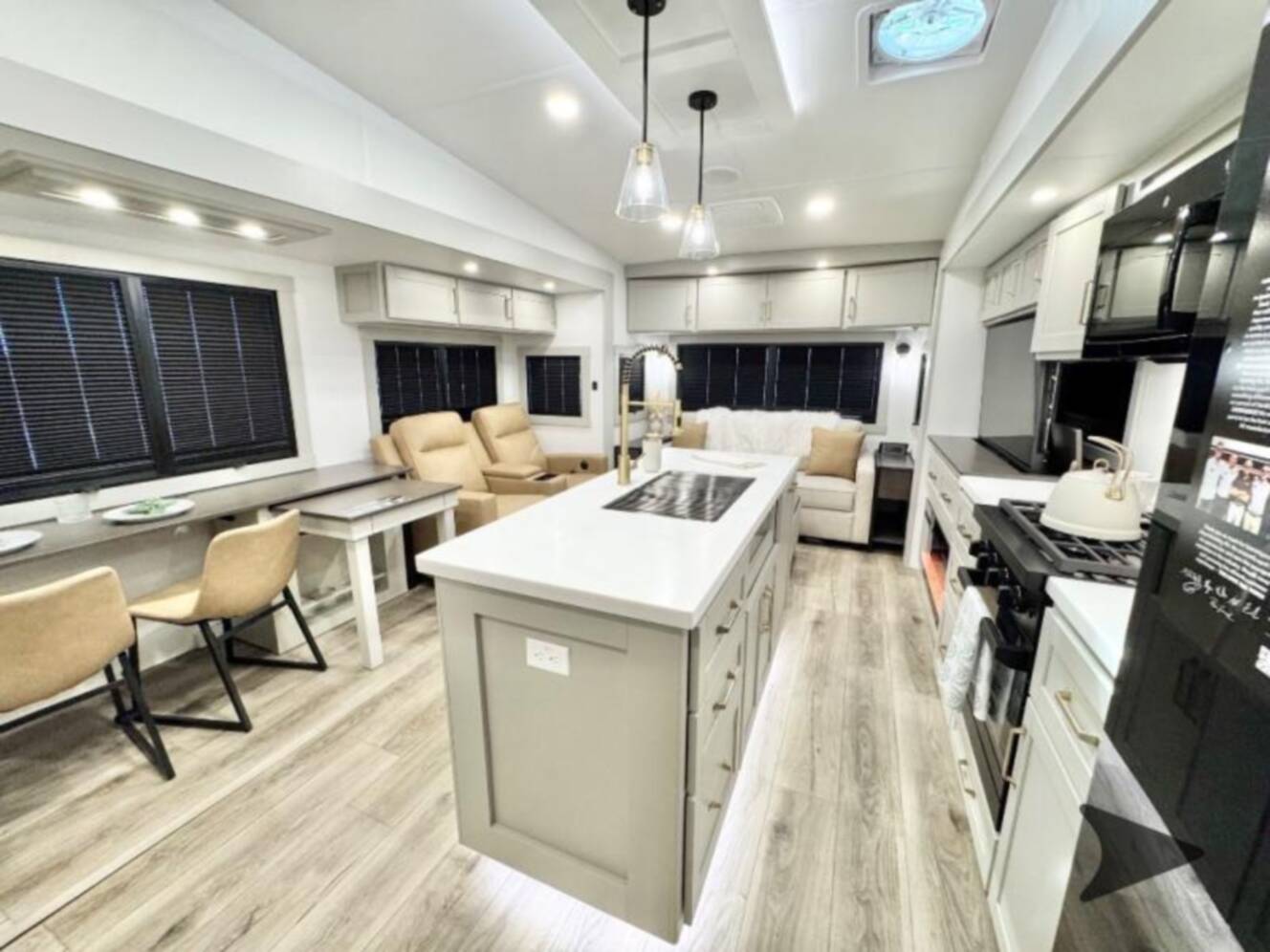 A photo of this 2026 Brinkley Model Z 2900
