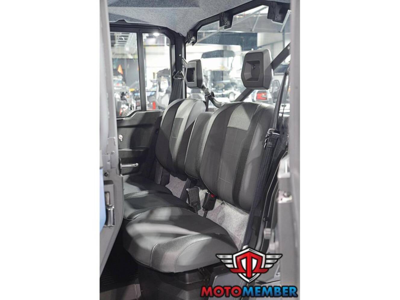A photo of this 2026 Can-Am Defender MAX XT CAB HD11