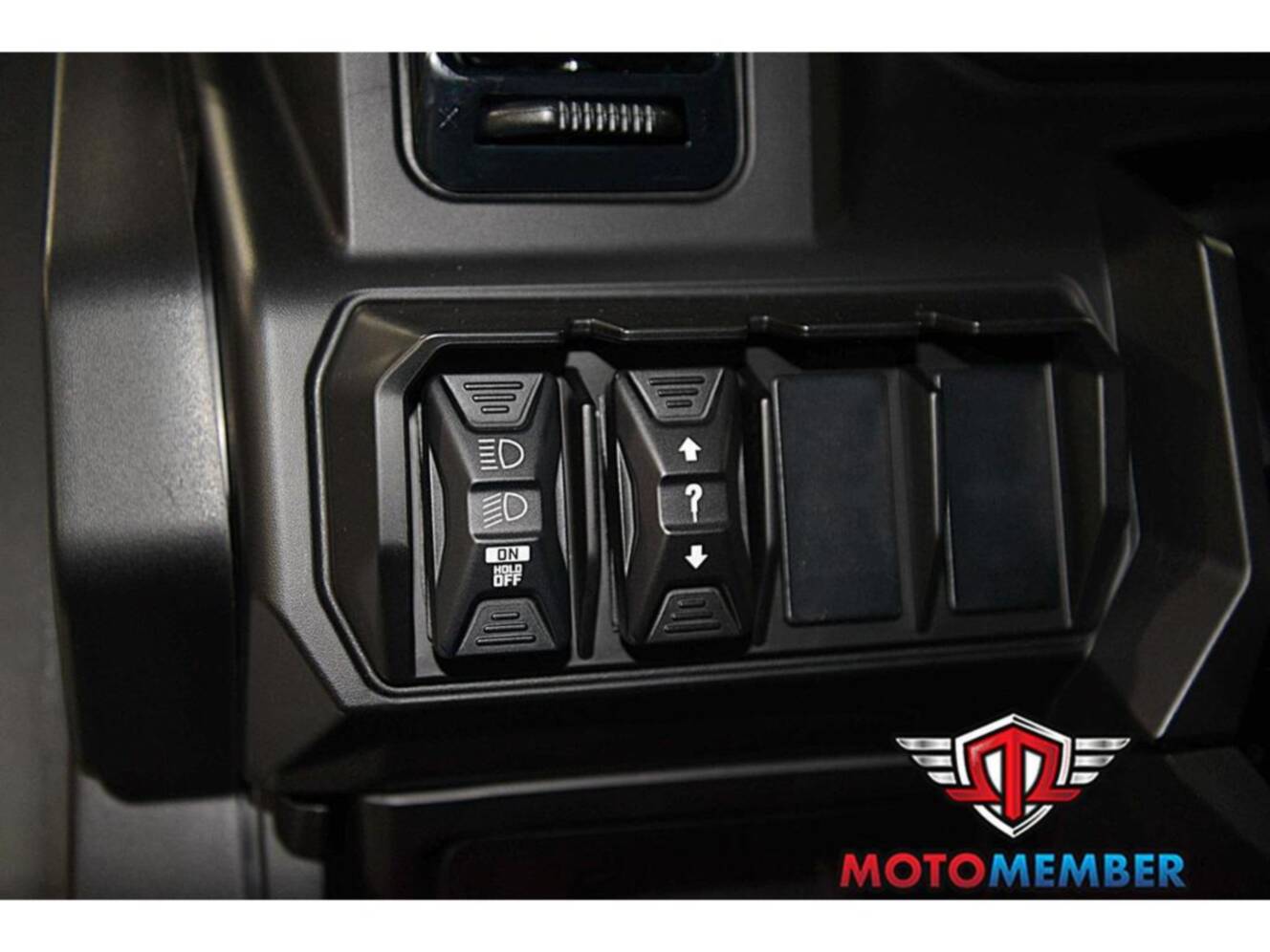 A photo of this 2026 Can-Am Defender MAX XT CAB HD11