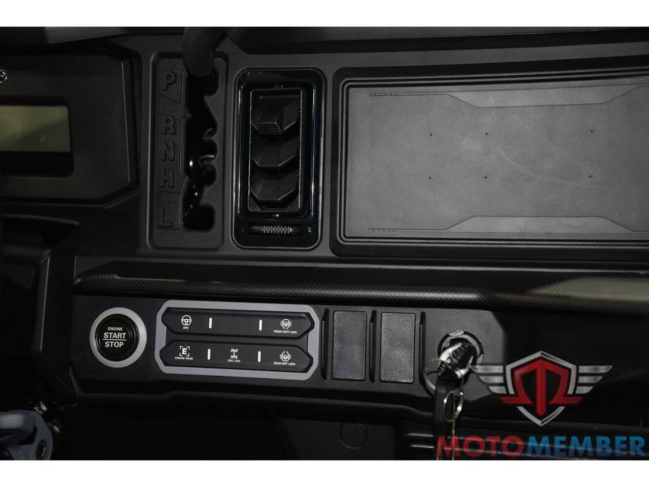 A photo of this 2026 Can-Am Defender MAX XT CAB HD11