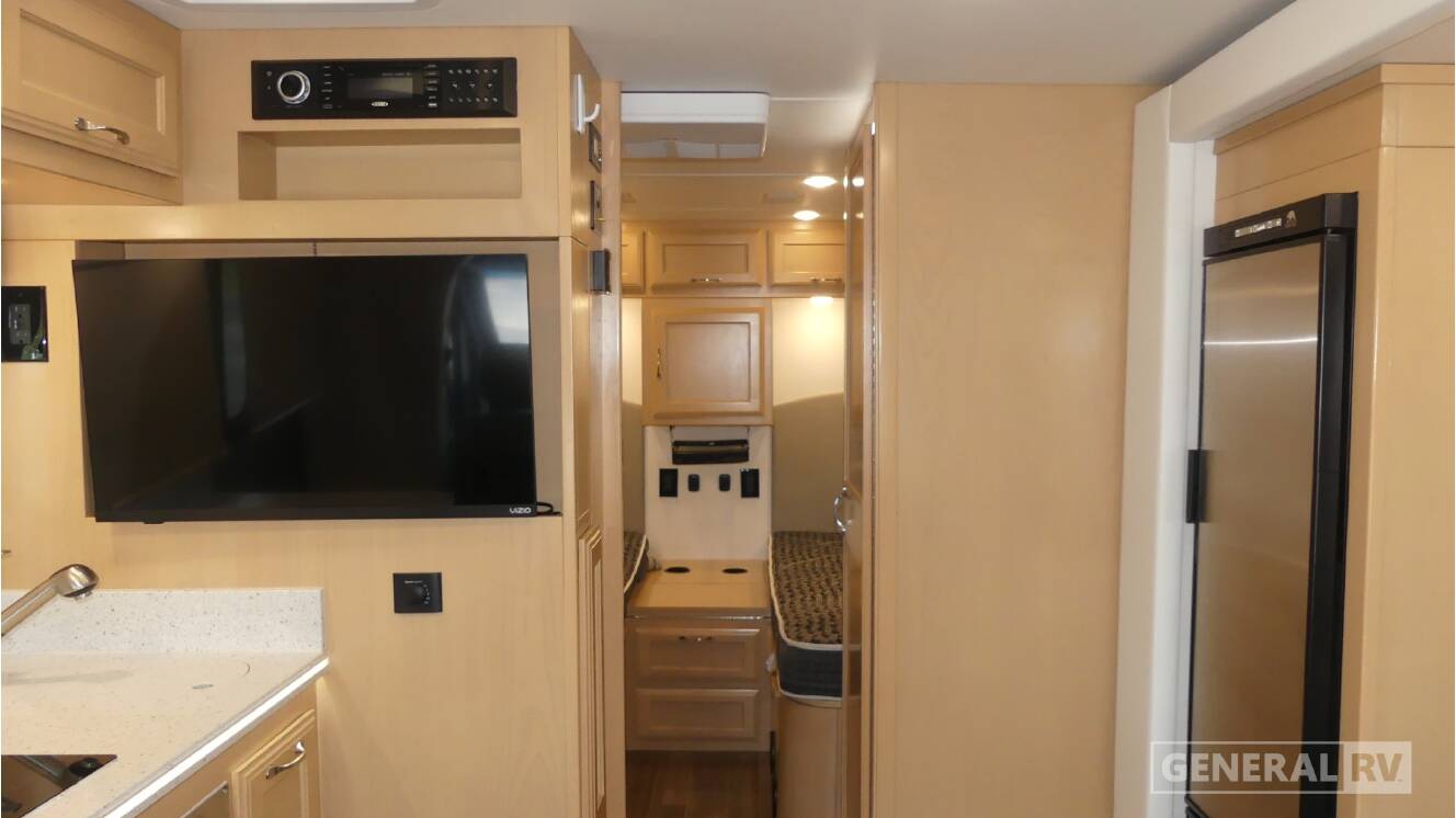 A photo of this 2021 Regency ULTRA BROUGHAM 25TBS
