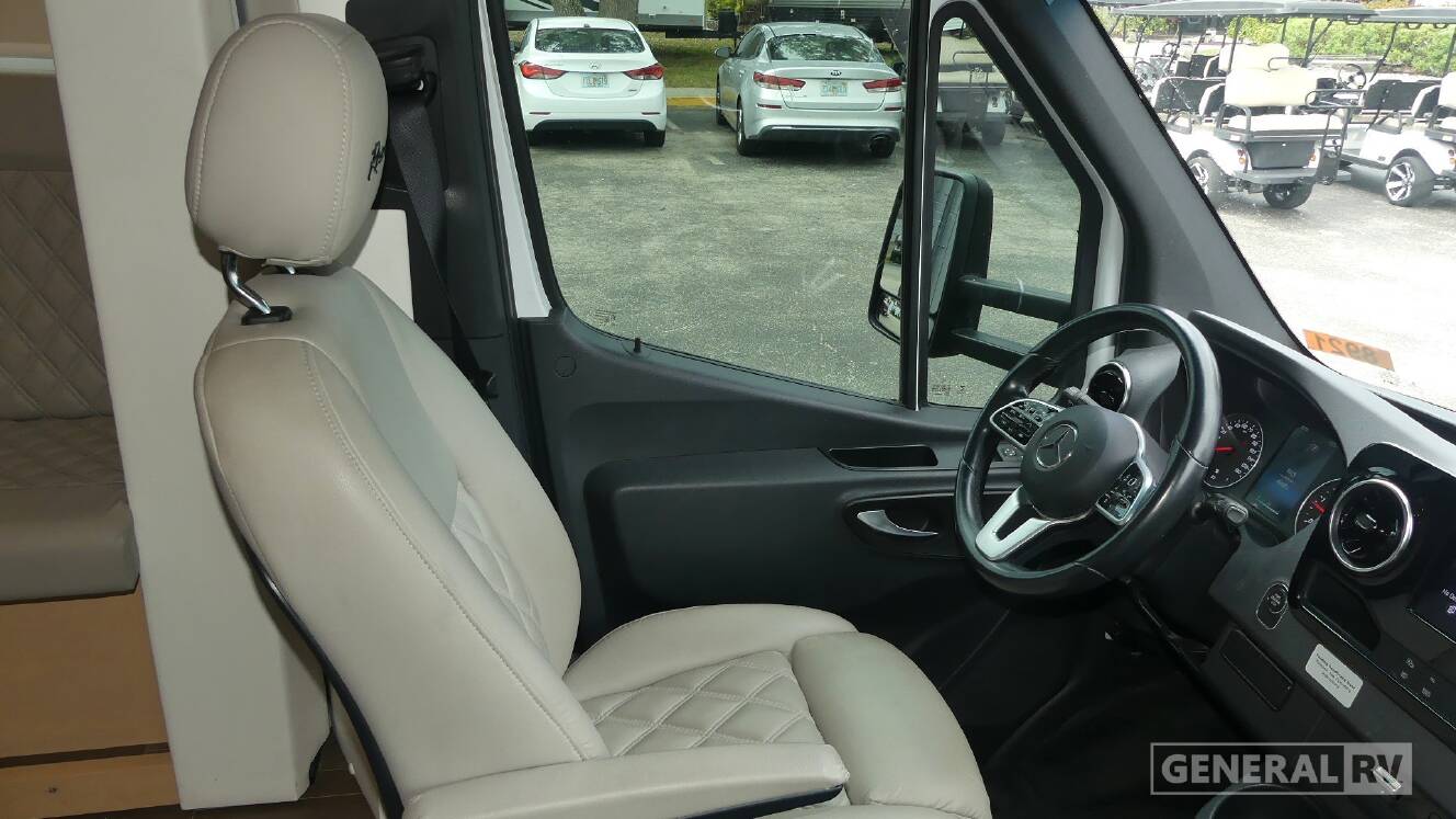 A photo of this 2021 Regency ULTRA BROUGHAM 25TBS