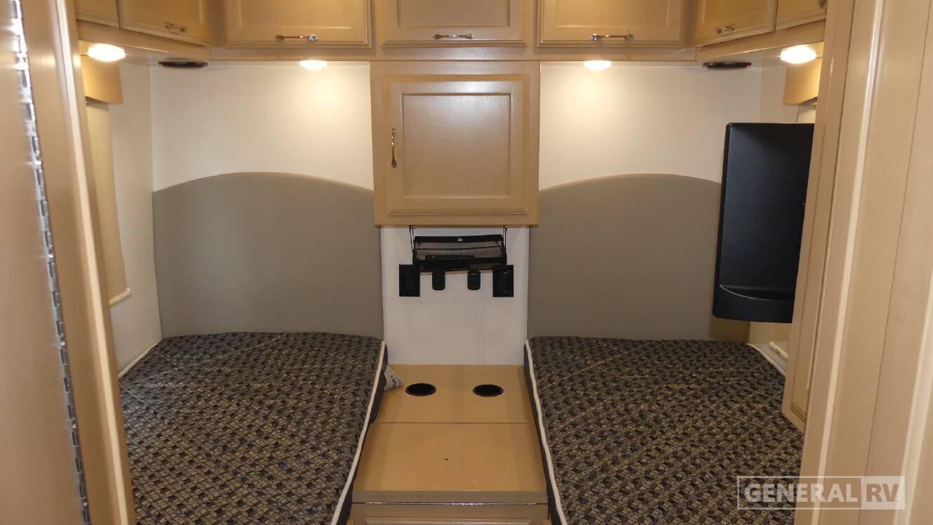 A photo of this 2021 Regency ULTRA BROUGHAM 25TBS