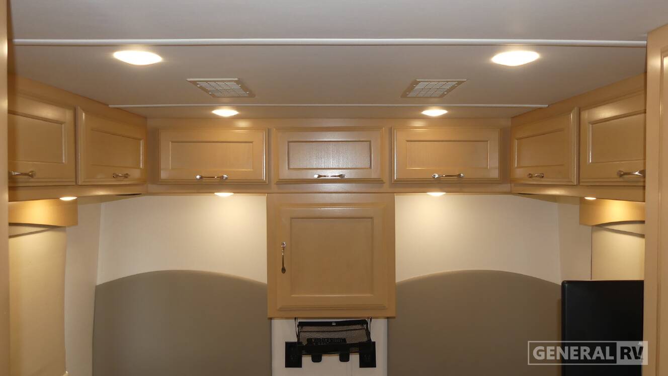 A photo of this 2021 Regency ULTRA BROUGHAM 25TBS
