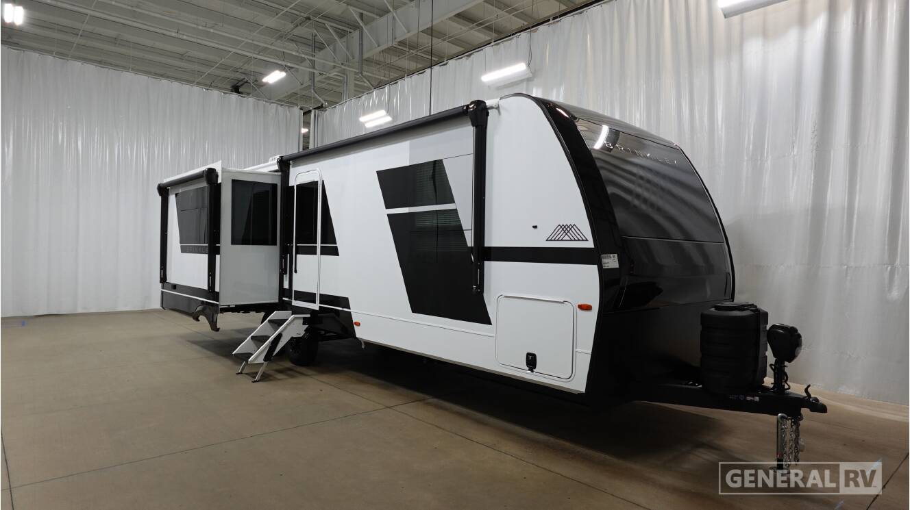 A photo of this 2026 Brinkley MODEL I 280