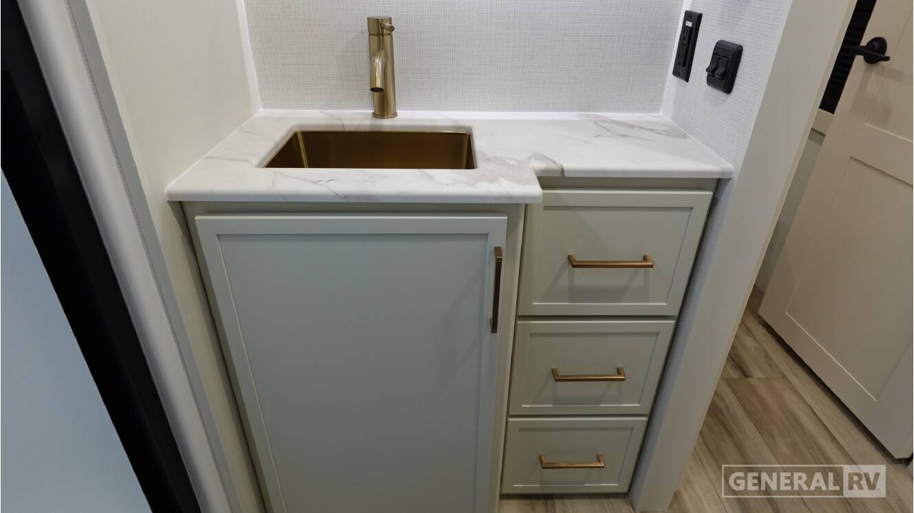 A photo of this 2026 Brinkley MODEL I 280