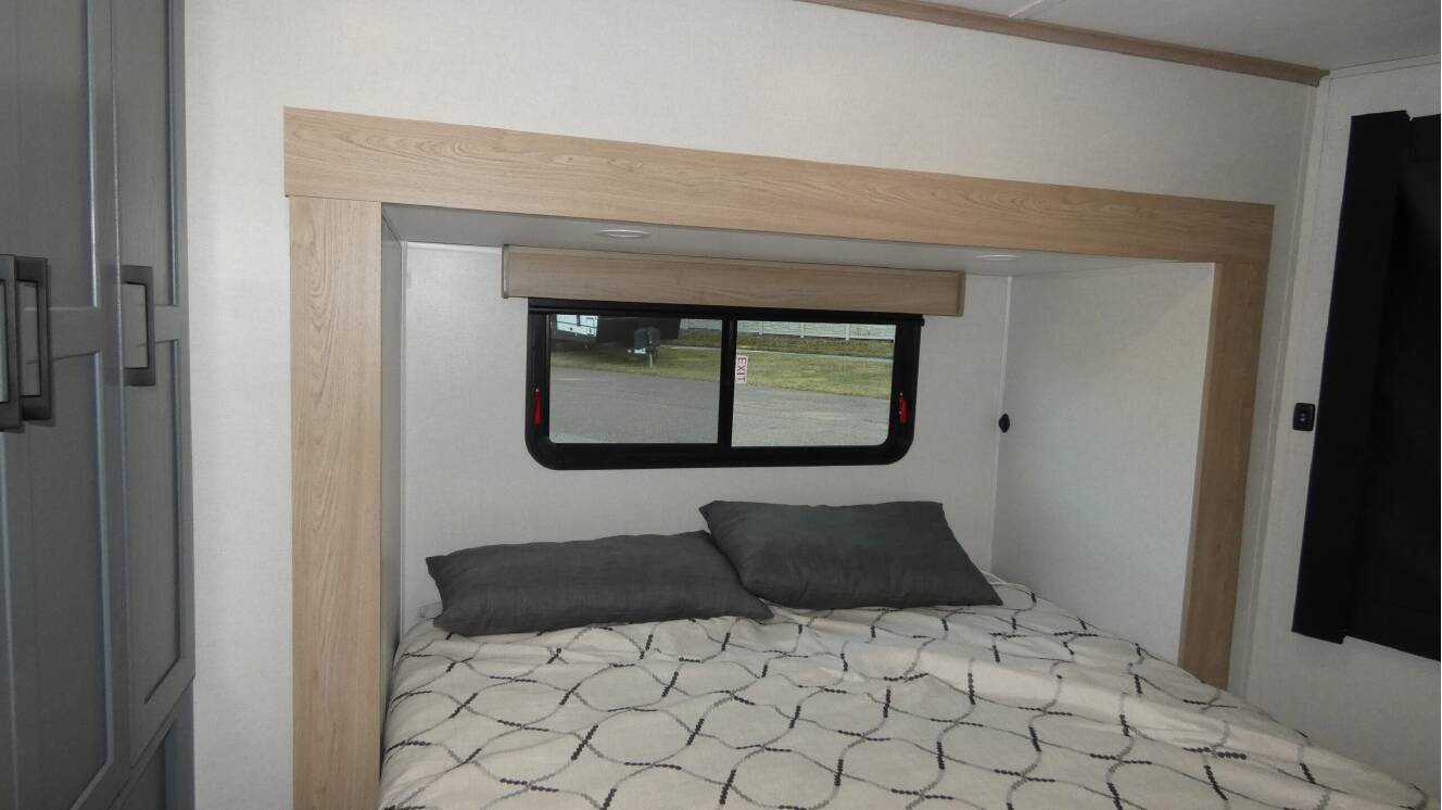 A photo of this 2026 Crossroads Rv HAMPTON 410PVL