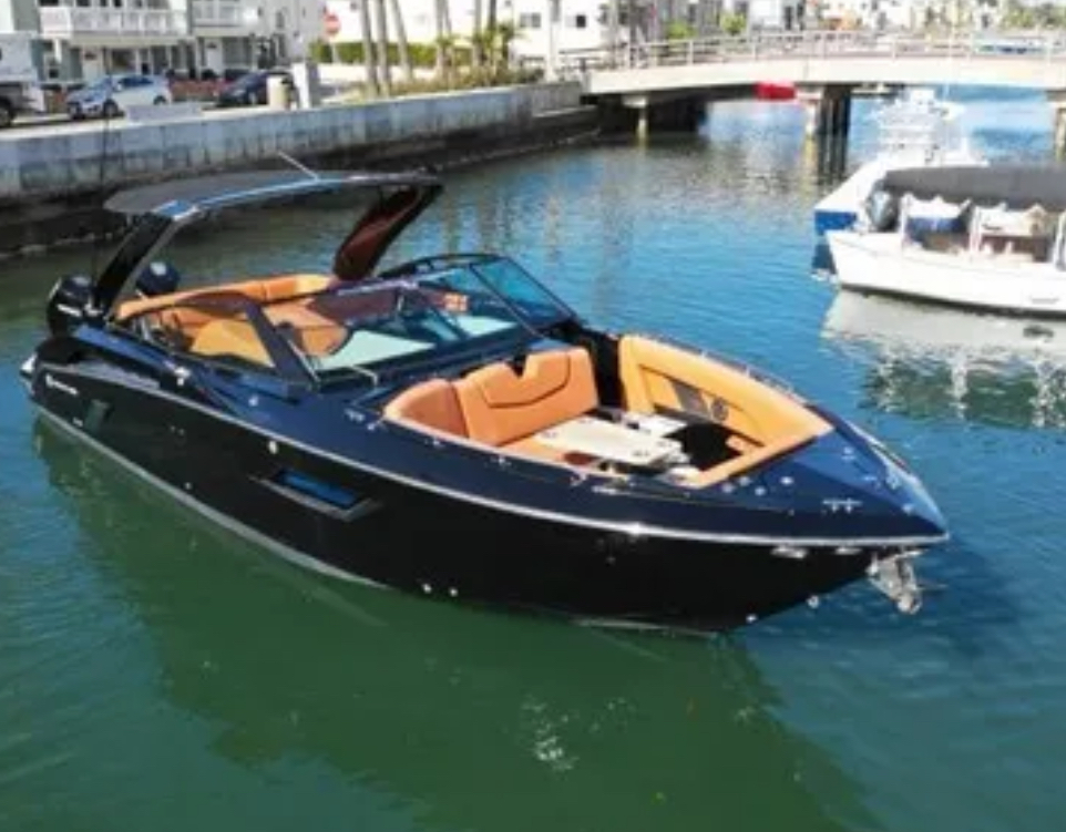 2021 Cruisers Yachts 338 SS OB SOUTHBEACH in newport beach CA