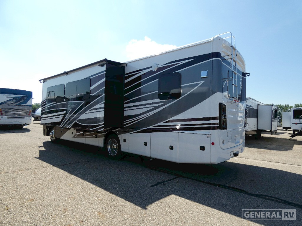 2026 Fleetwood BOUNDER 33C in wixom MI