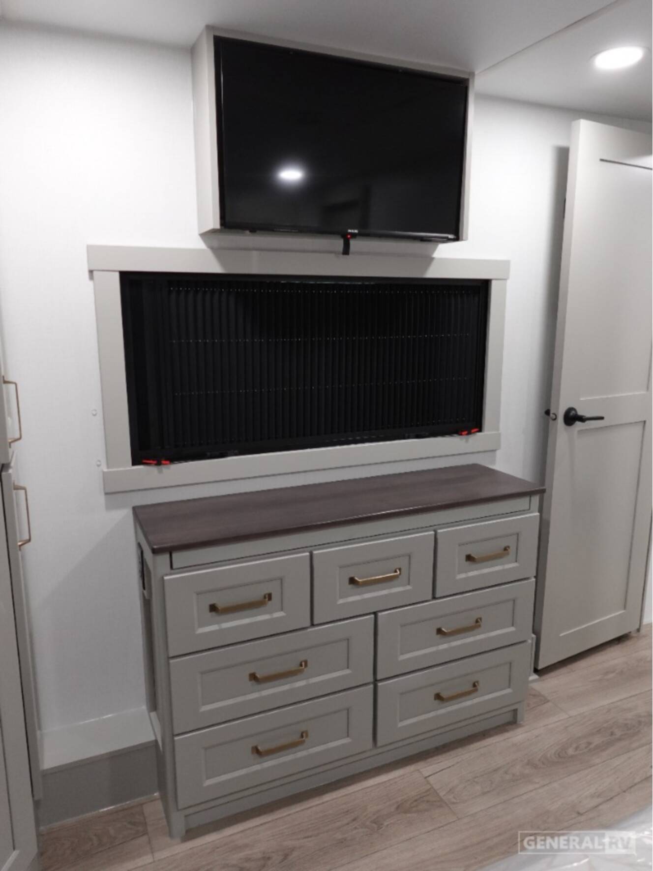 A photo of this 2025 Brinkley MODEL G 3250