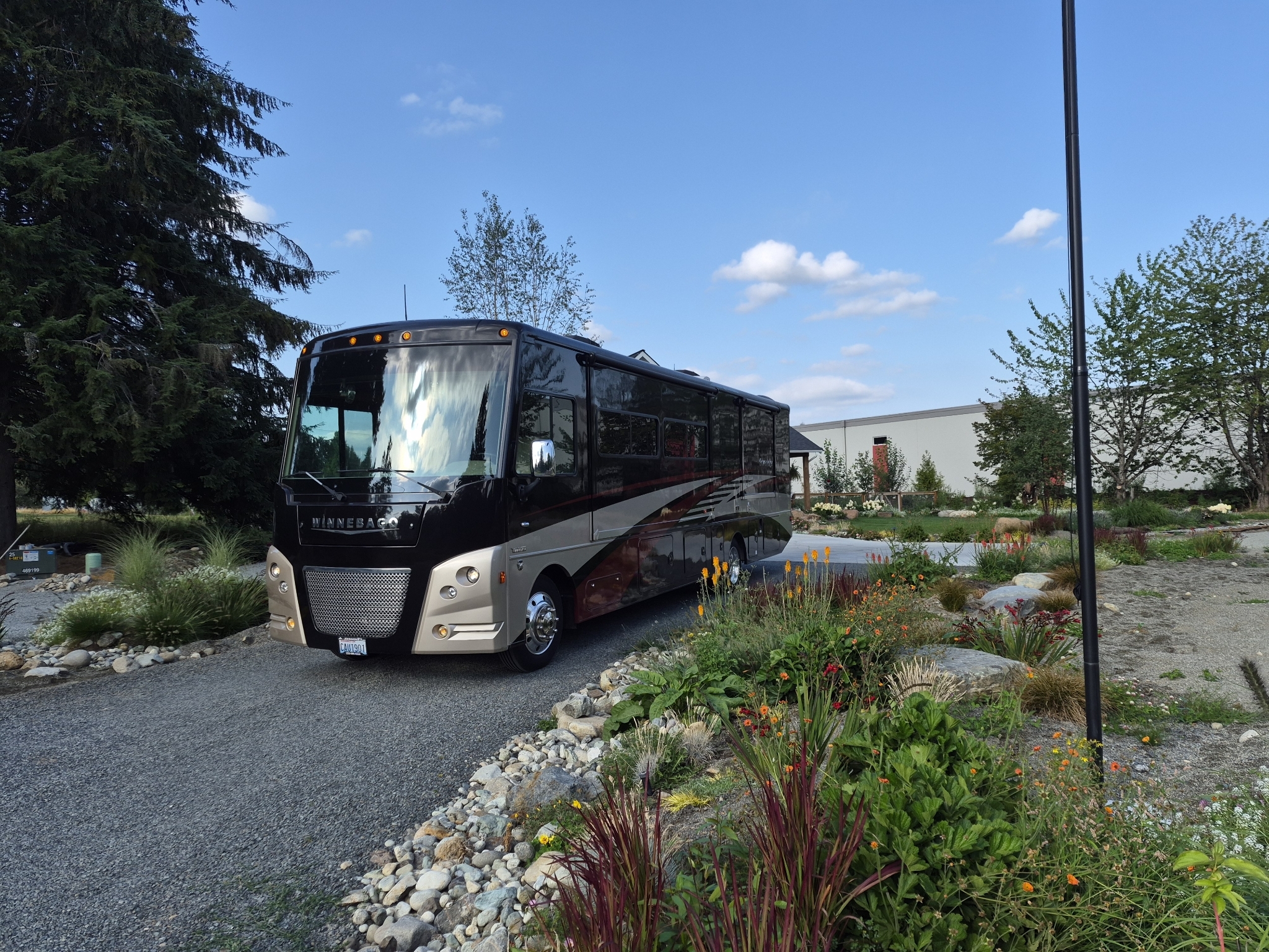 2019 Winnebago ADVENTURER 36Z RV