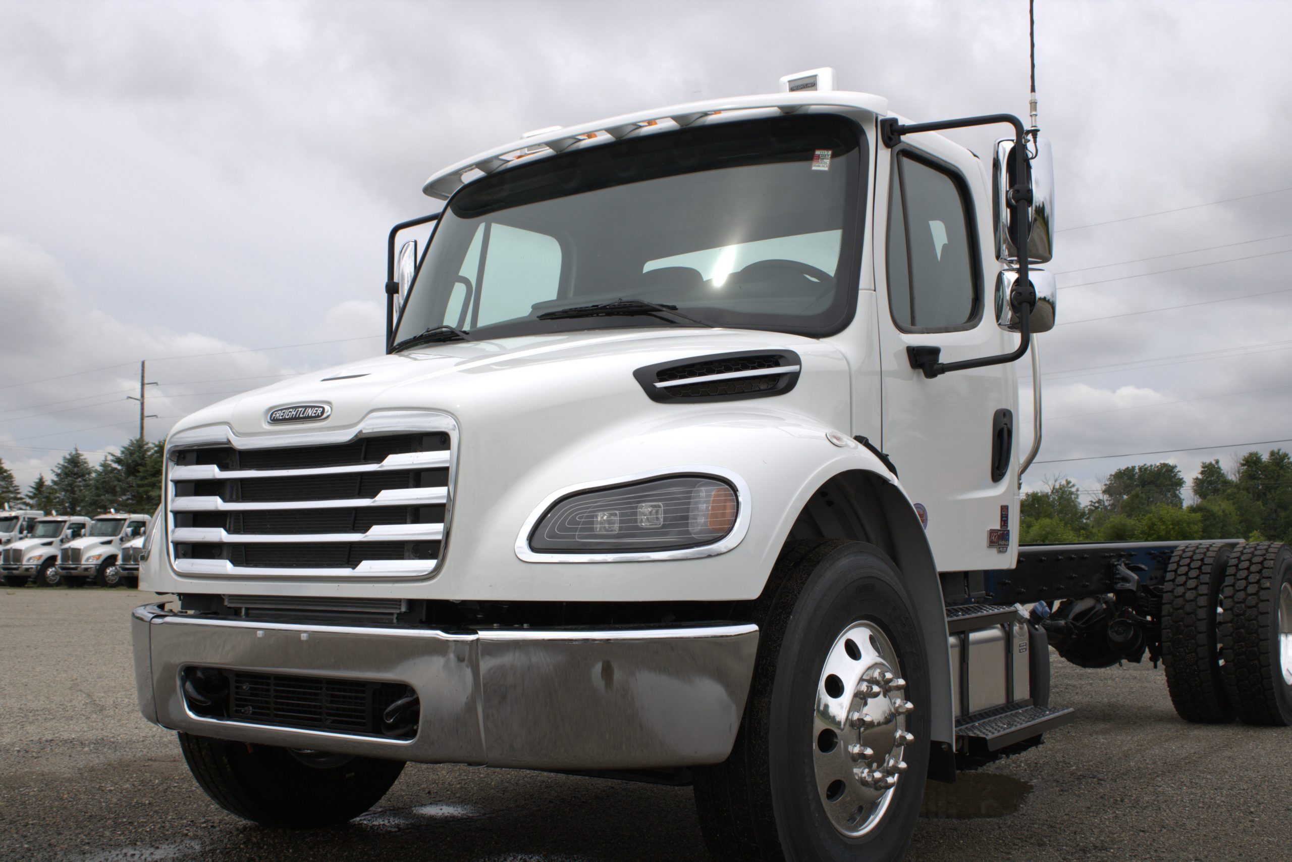 2027 FREIGHTLINER BUSINESS CLASS M2 106 in Clare, MI